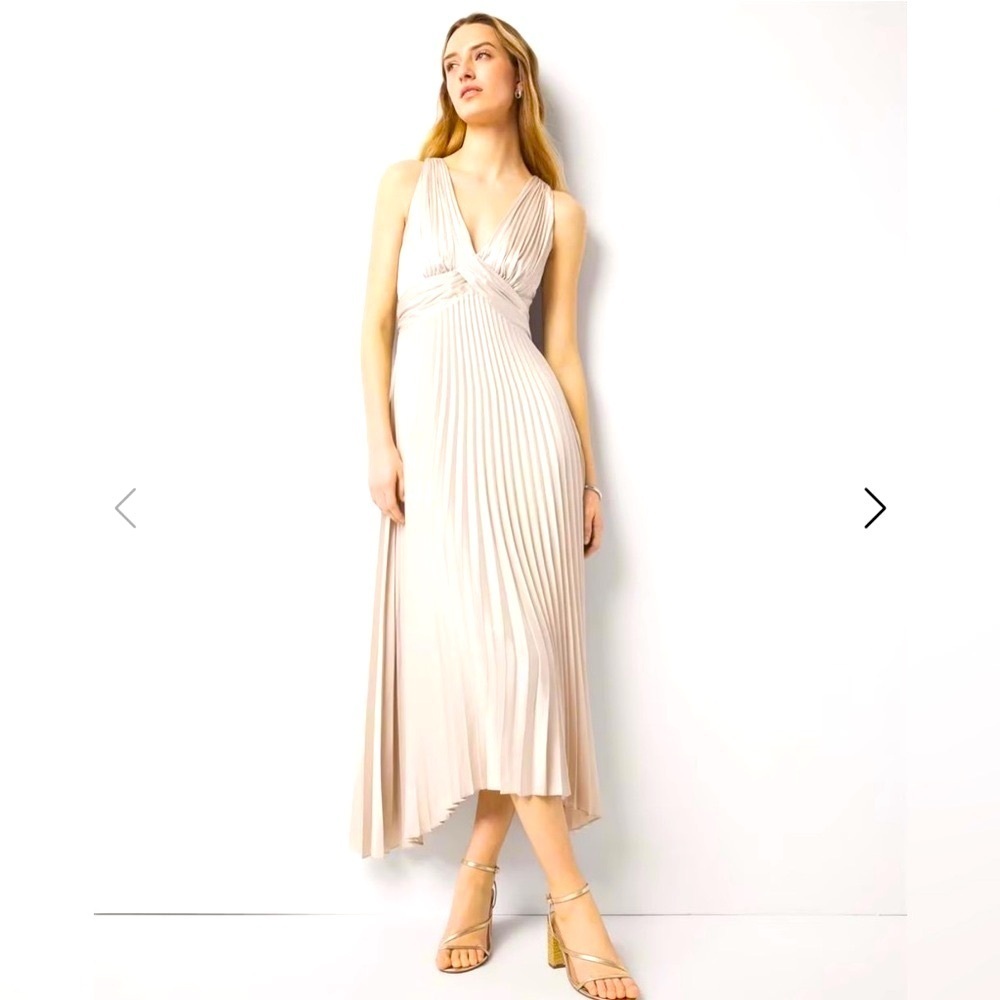 White House Black Market Tan Pleated Midi Gown💎
